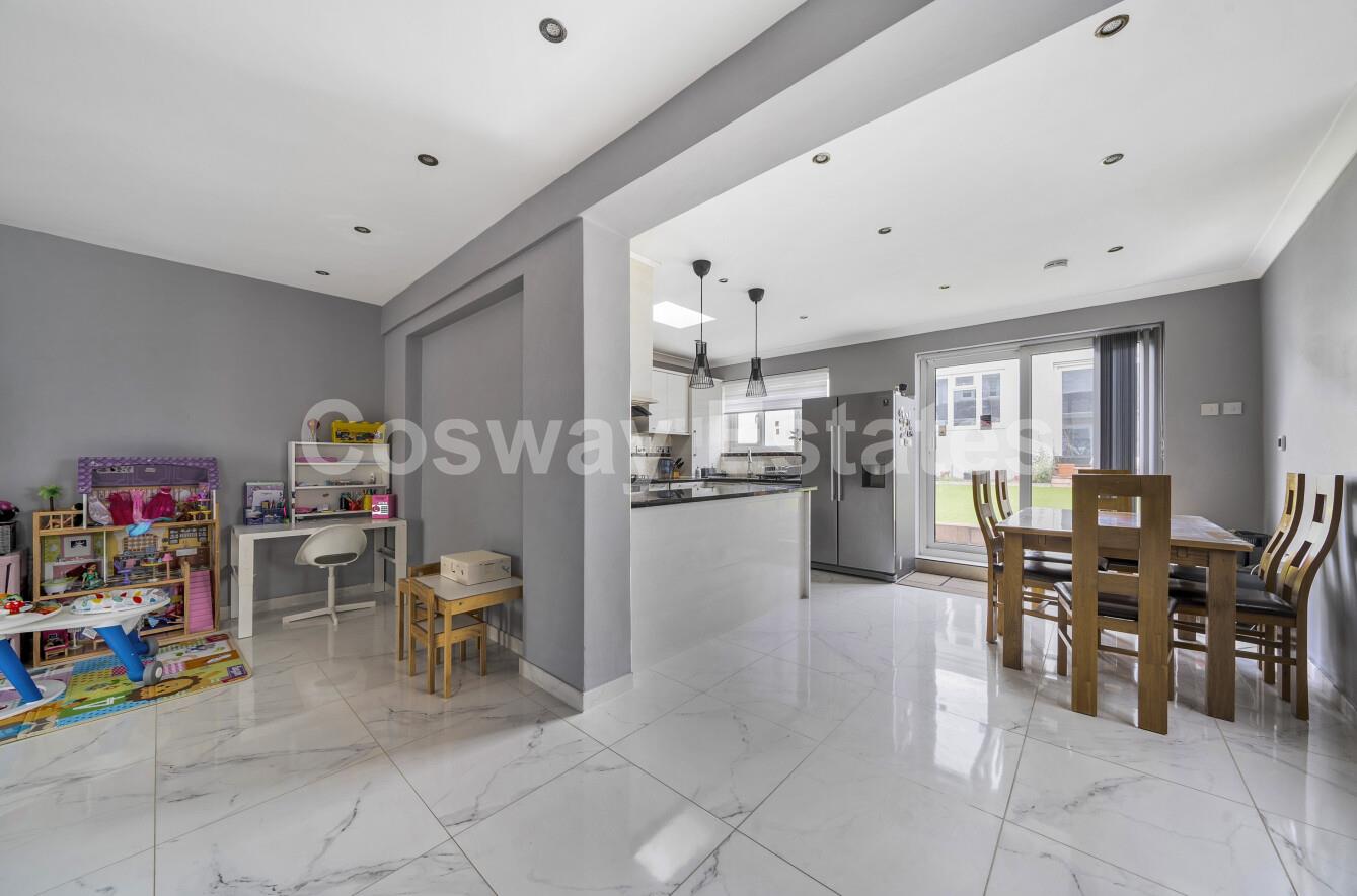 Fairmead Crescent, Edgware